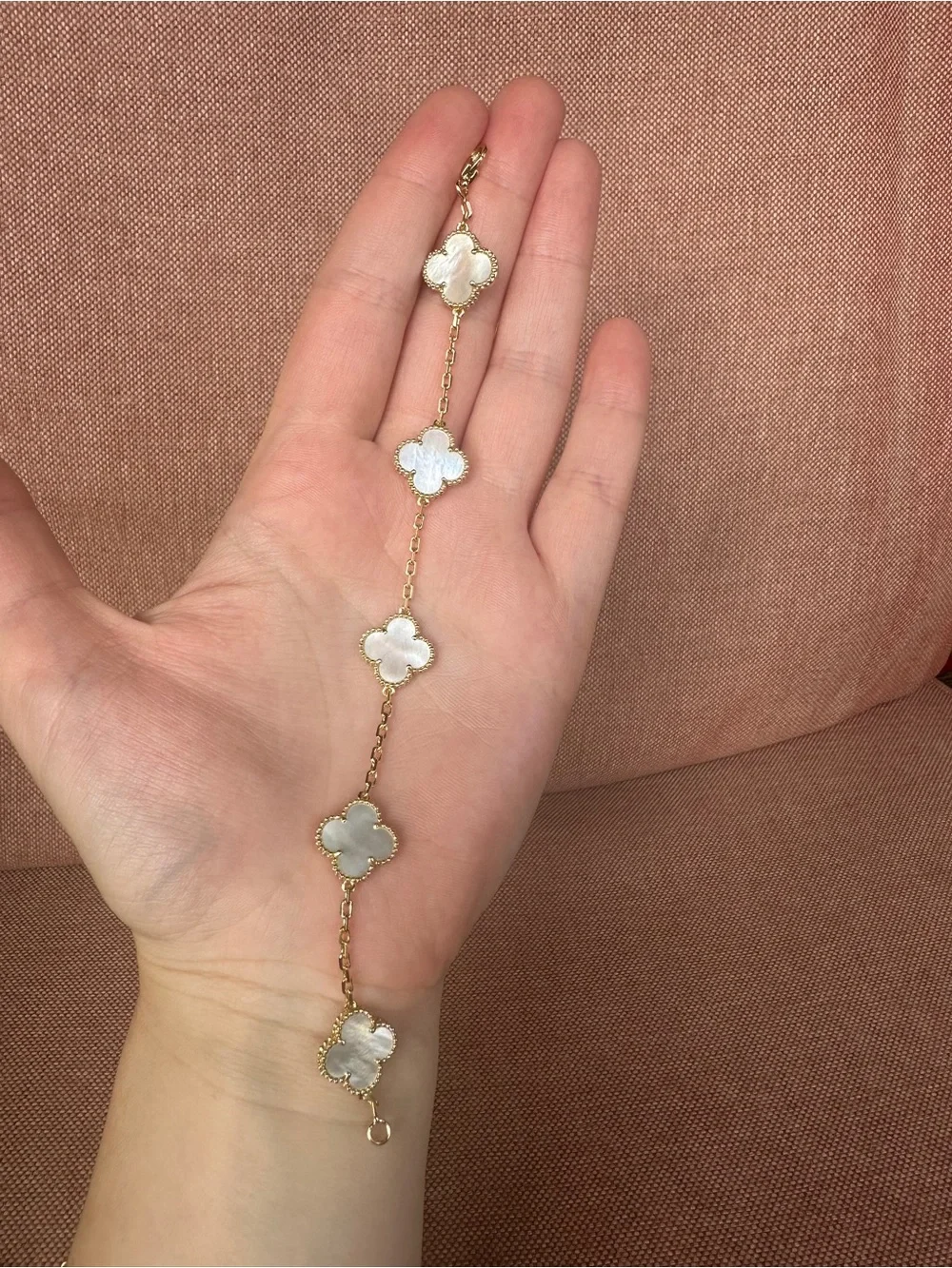No brand elegant clover